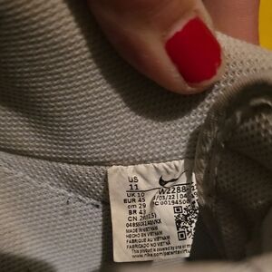 Nike Athletic Shoes - Gray